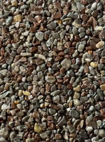 Granulat de marbre teinte Rouge automne 2/5 mm (chocolat) pour moquette de pierre